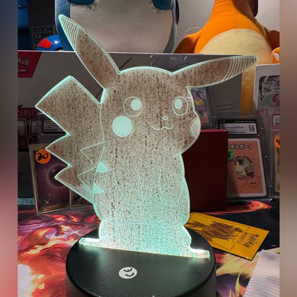 PIKACHU COLOR CHANGING LAMP WITH REMOTE-GREAT FOR THE COLLECTOR & A CHILD’S ROOM - Picture 6 of 6